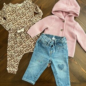 Old Navy Baby Girl Bundle 6-12 Months